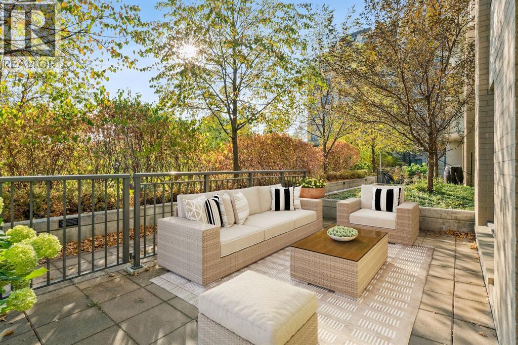 253 sq ft Private Terrace with direct access to courtyard