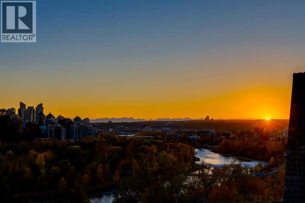 Single Family House for Sale in   Avenue NW Crescent Heights Calgary 