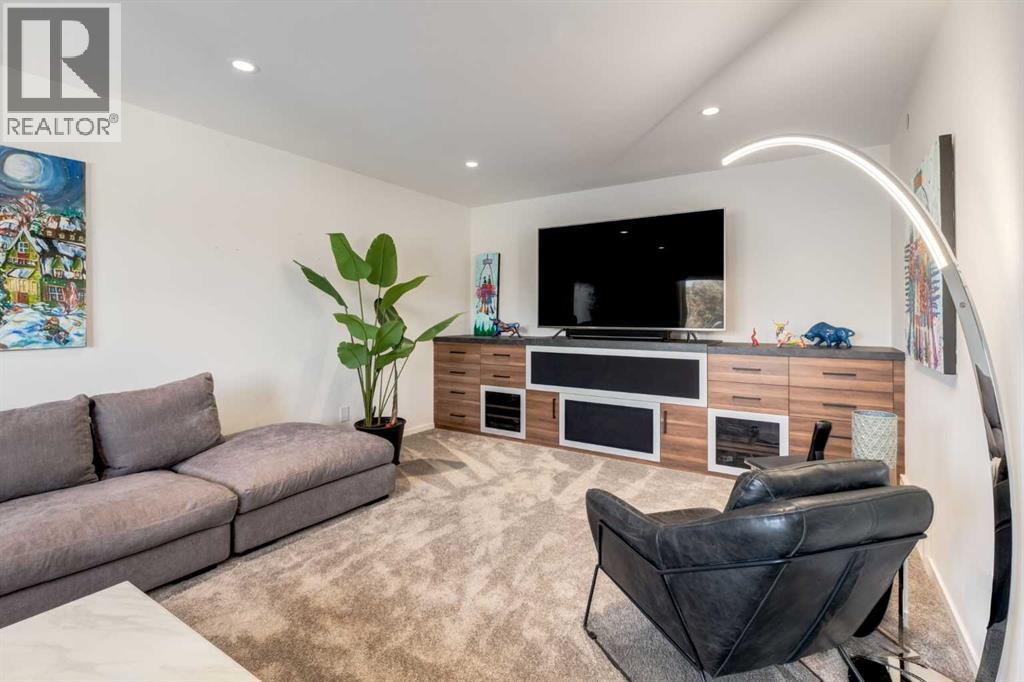 Single Family House for Sale in   Avenue NW Crescent Heights Calgary 