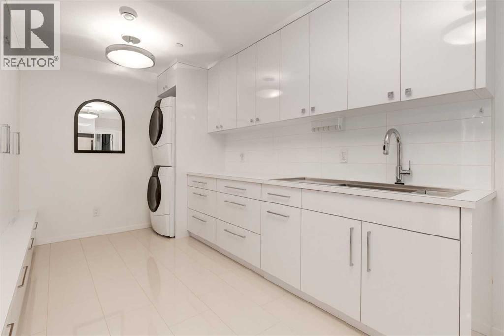 Single Family House for Sale in   Avenue NW Crescent Heights Calgary 