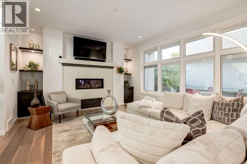 Single Family House for Sale in   Avenue NW Crescent Heights Calgary 