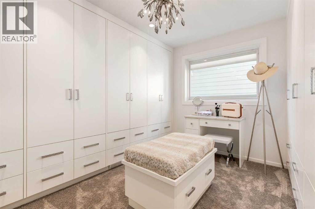 Single Family House for Sale in   Avenue NW Crescent Heights Calgary 