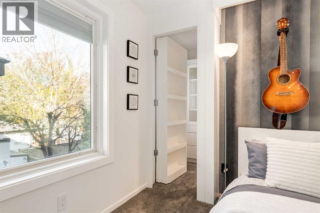 Single Family House for Sale in   Avenue NW Crescent Heights Calgary 