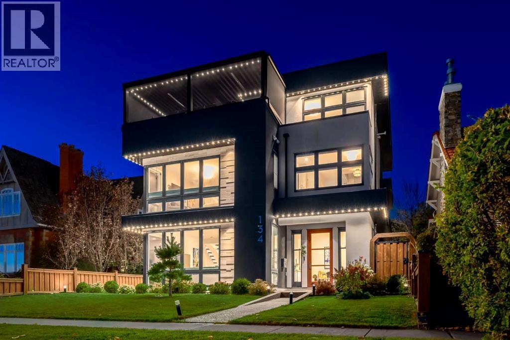 Single Family House for Sale in   Avenue NW Crescent Heights Calgary 