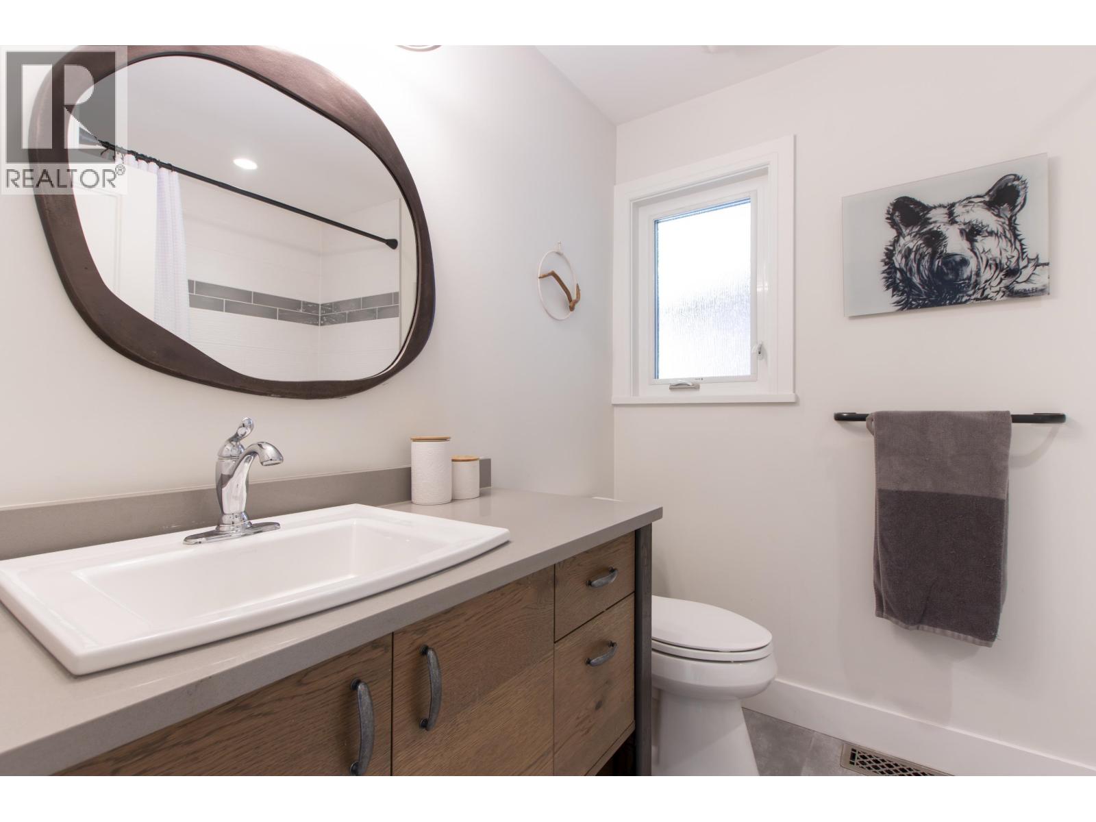 40211 KINTYRE DRIVE, Squamish