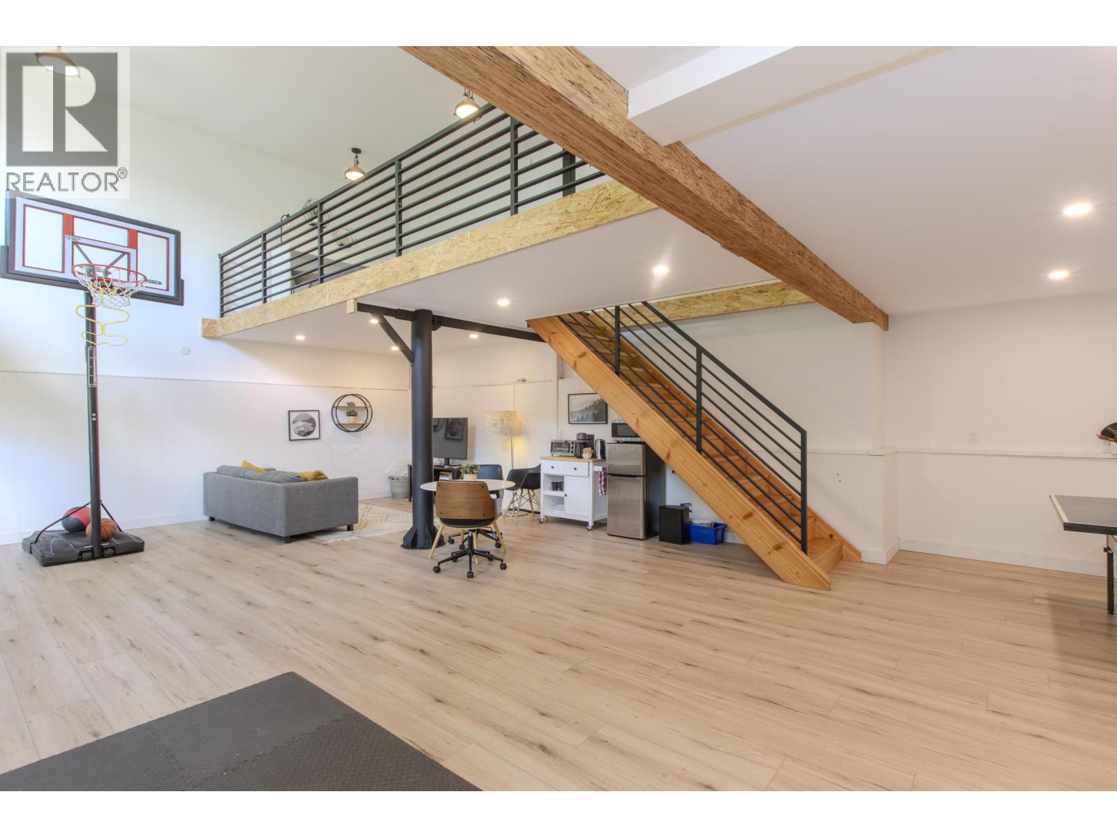 40211 KINTYRE DRIVE, Squamish