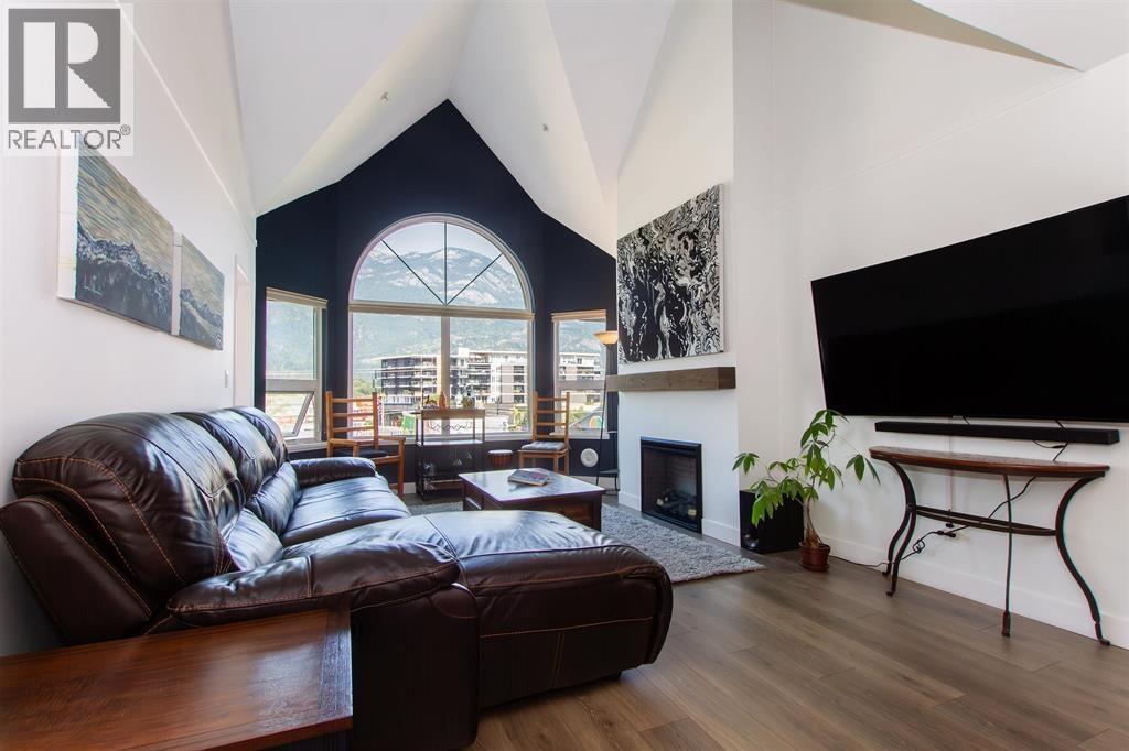 304 1466 PEMBERTON AVENUE, Squamish