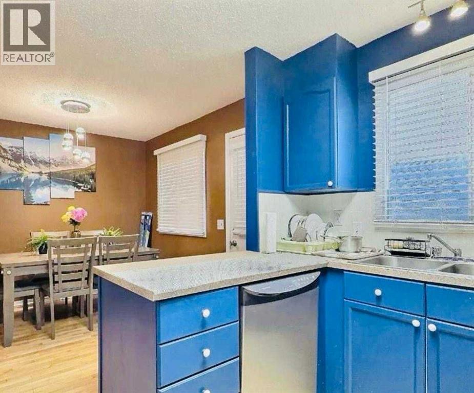 Single Family House for Sale in  TEMPLEHILL Road NE Temple Calgary 