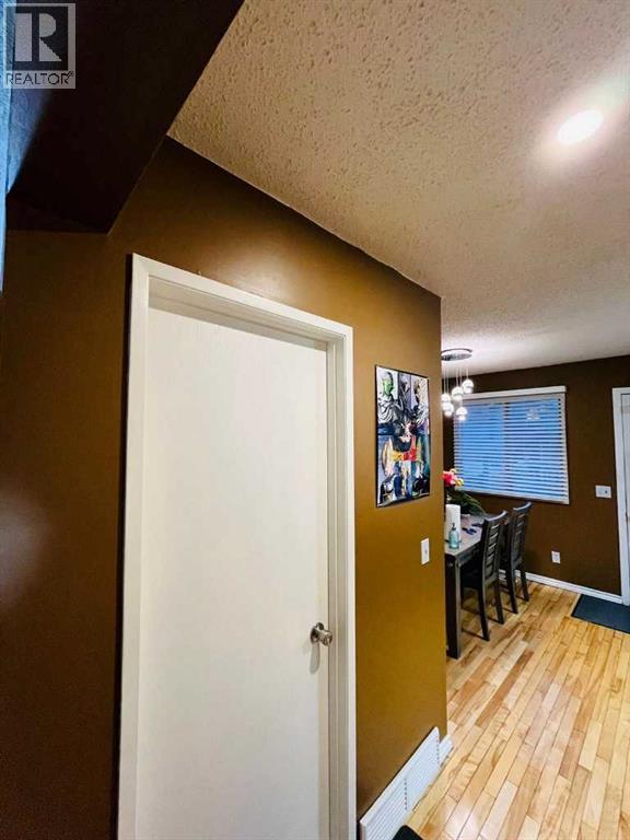 Single Family House for Sale in  TEMPLEHILL Road NE Temple Calgary 