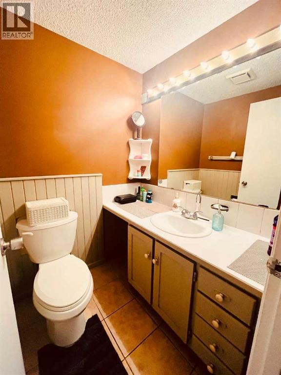 Single Family House for Sale in  TEMPLEHILL Road NE Temple Calgary 