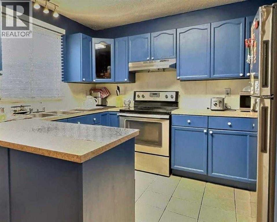 Single Family House for Sale in  TEMPLEHILL Road NE Temple Calgary 