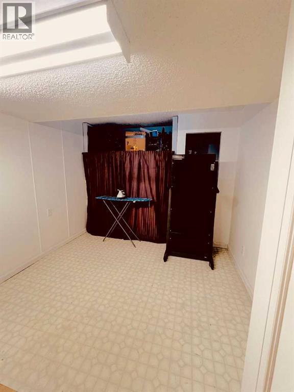 Single Family House for Sale in  TEMPLEHILL Road NE Temple Calgary 