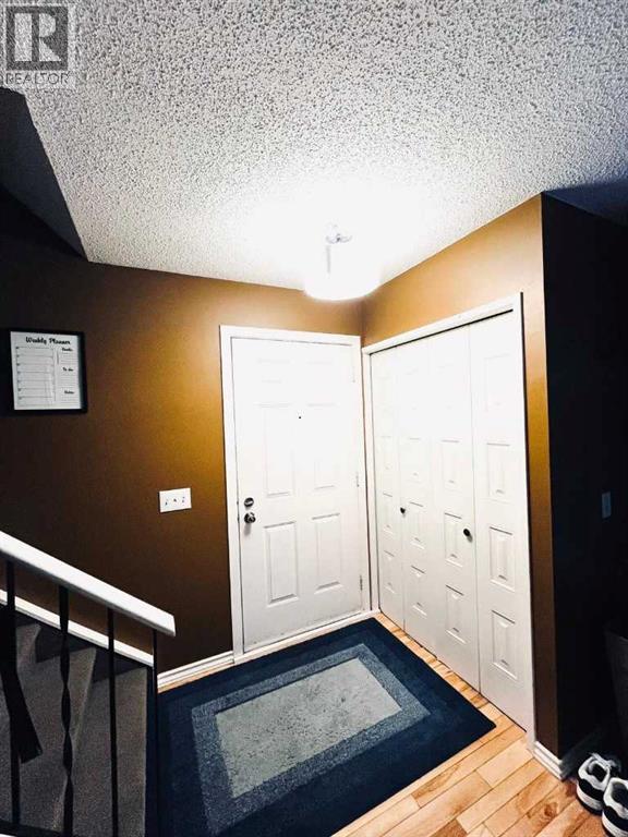 Single Family House for Sale in  TEMPLEHILL Road NE Temple Calgary 