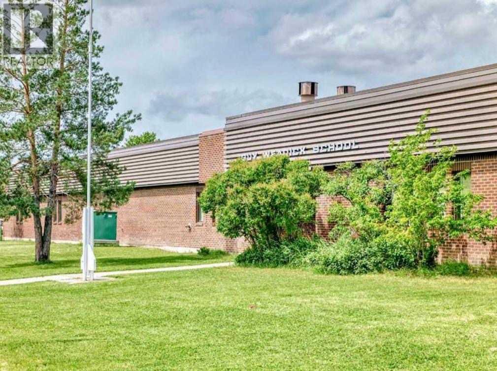 Single Family House for Sale in  TEMPLEHILL Road NE Temple Calgary 