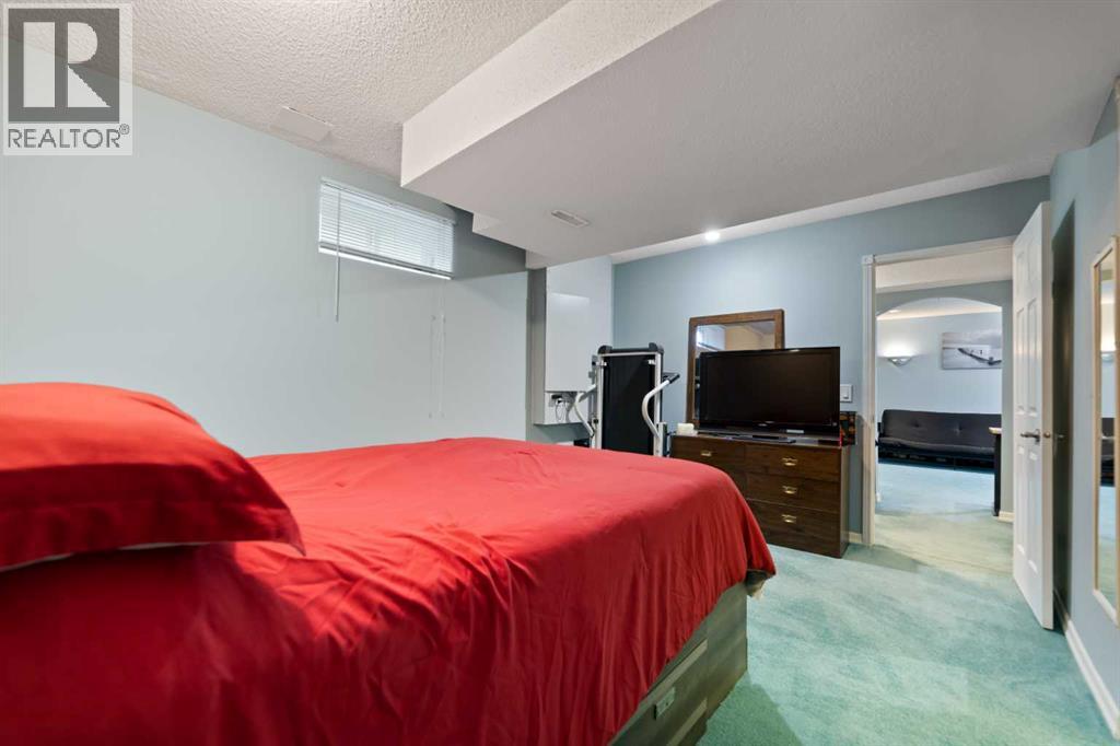 Single Family House for Sale in  Coral Springs Close NE Coral Springs Calgary 