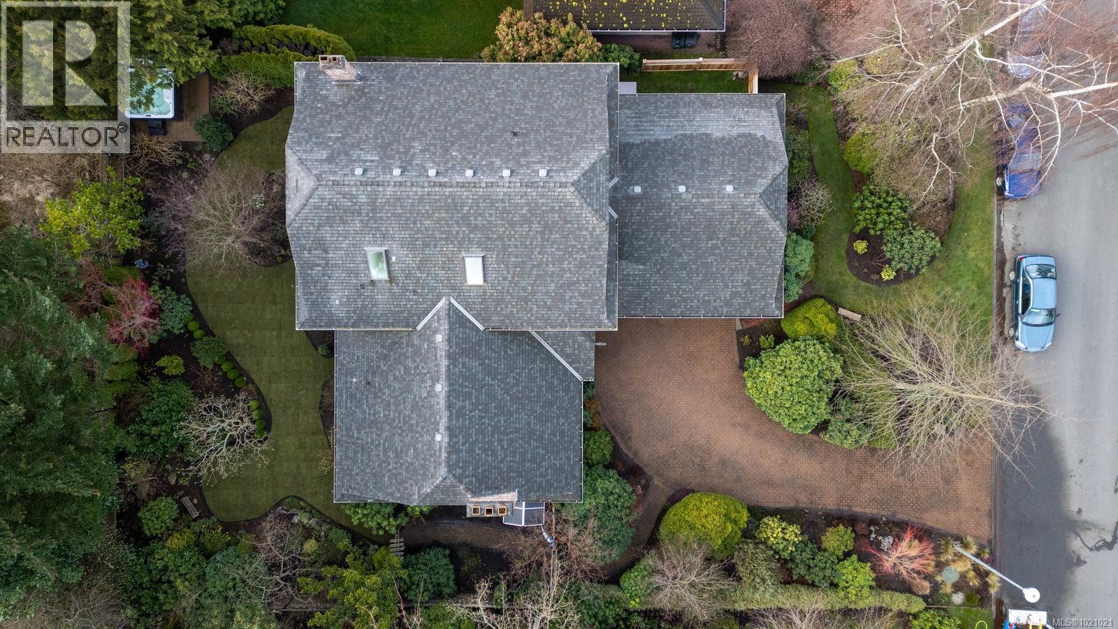  3913 Gibson Court, Saanich