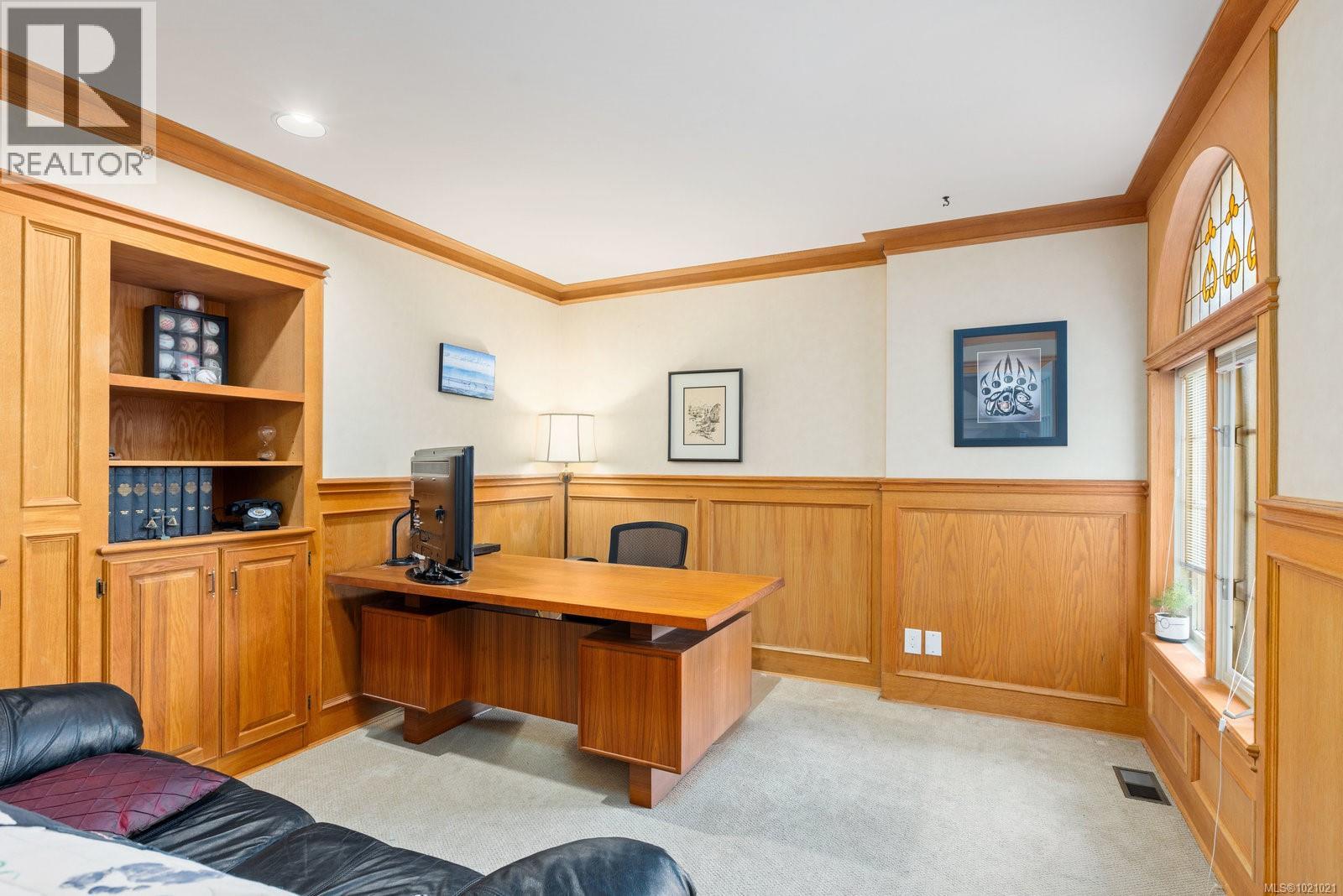  3913 Gibson Court, Saanich