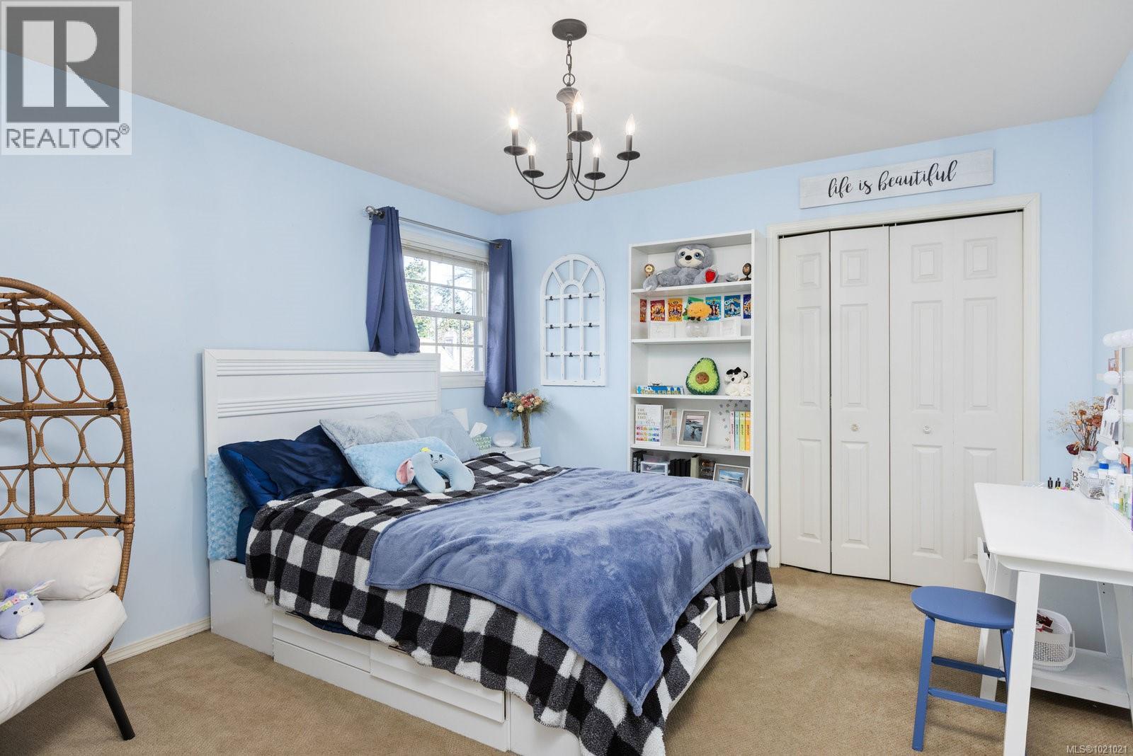  3913 Gibson Court, Saanich