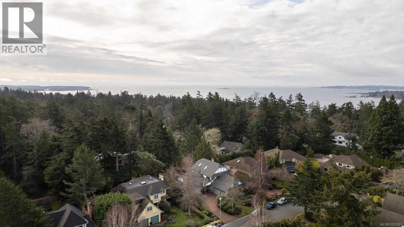  3913 Gibson Court, Saanich