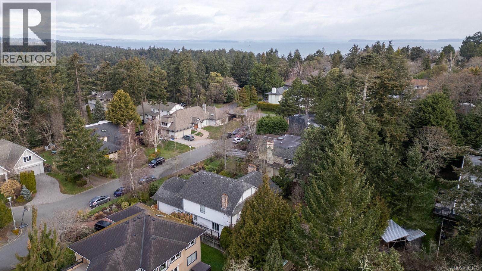  3913 Gibson Court, Saanich