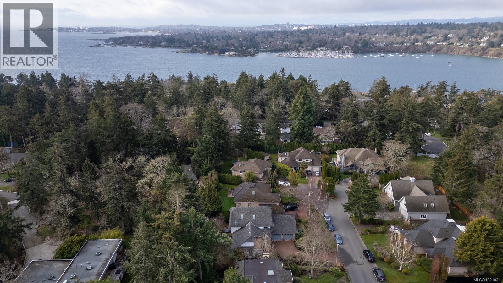  3913 Gibson Court, Saanich