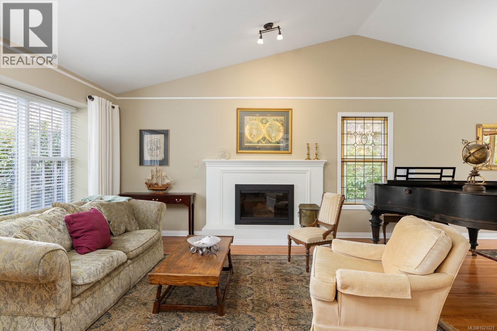  3913 Gibson Court, Saanich