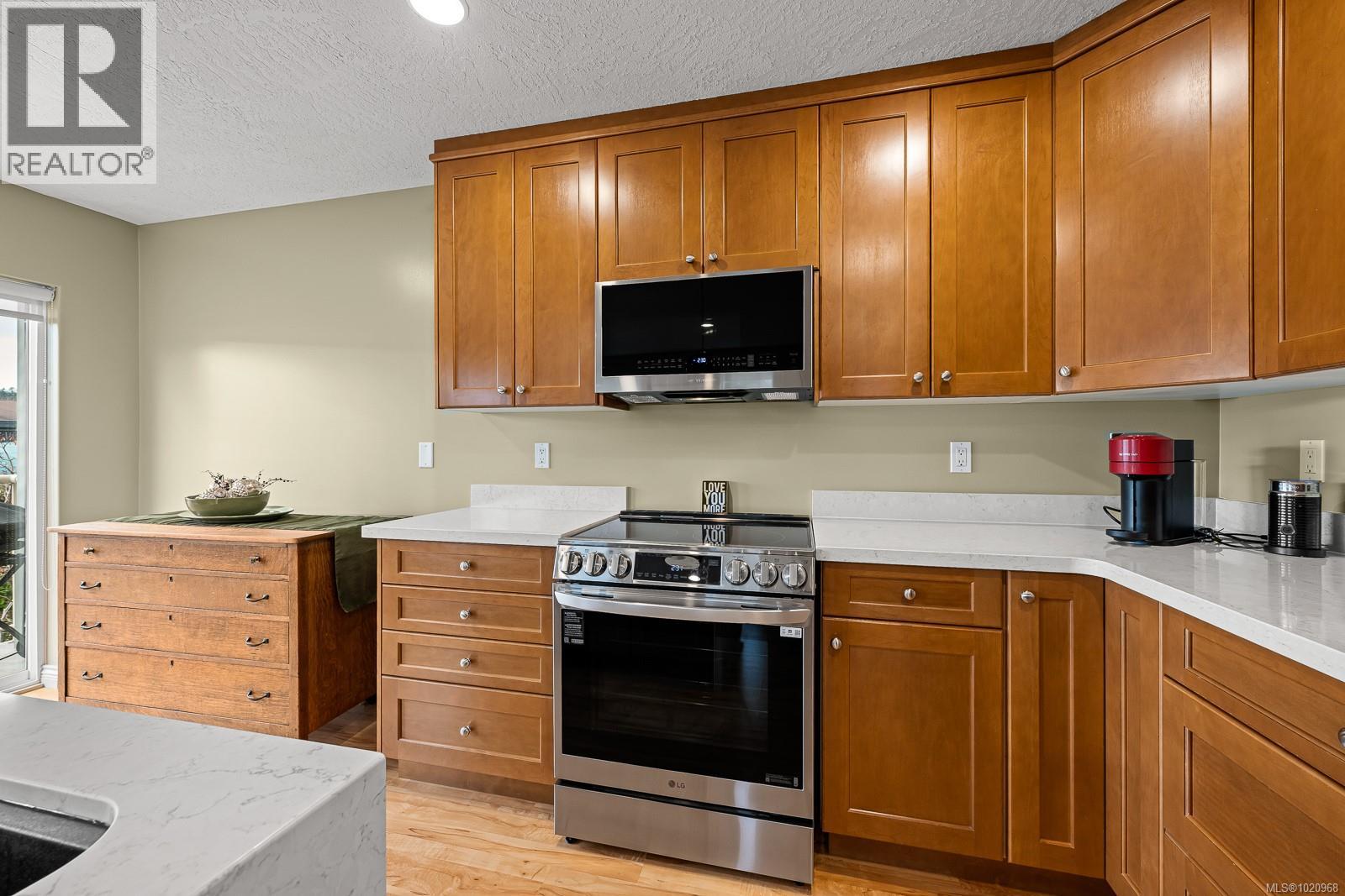 #13 2475 Mansfield Dr - 8