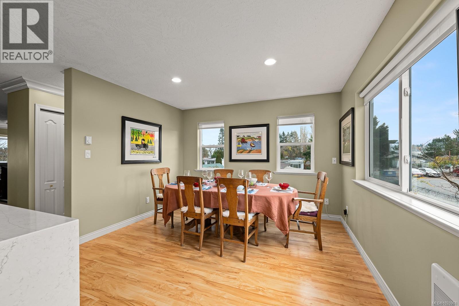 #13 2475 Mansfield Dr - 11