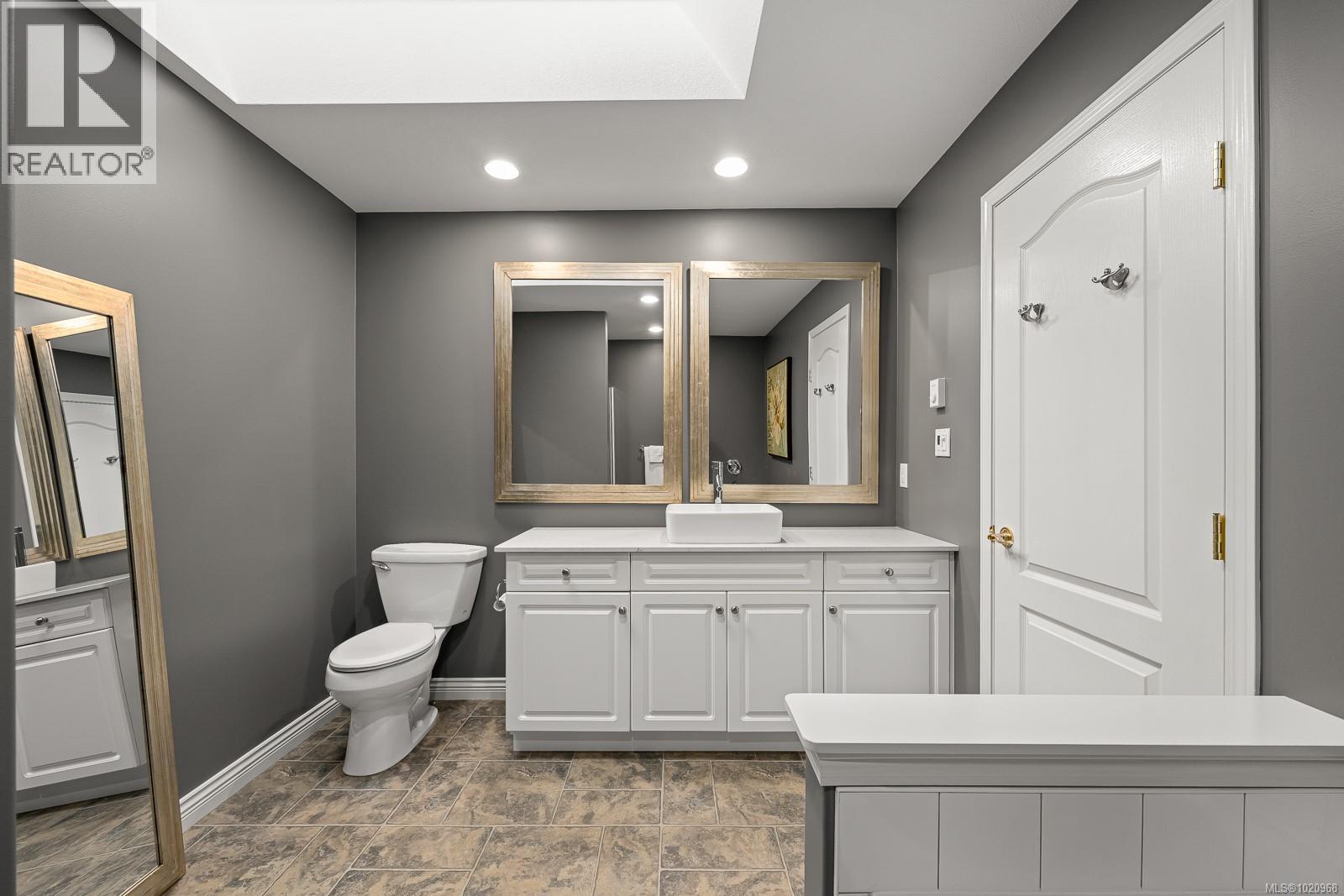 13 2475 Mansfield Dr, Courtenay