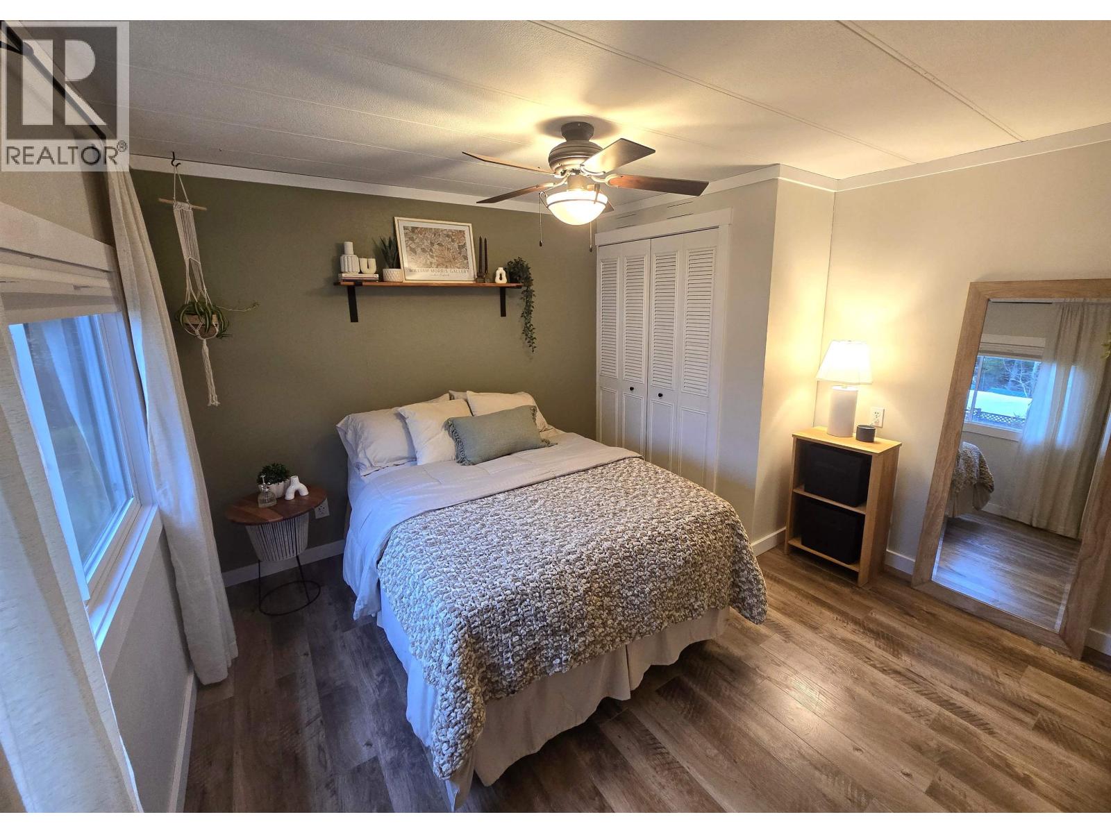 #64-4625 GRAHAM Avenue, Terrace