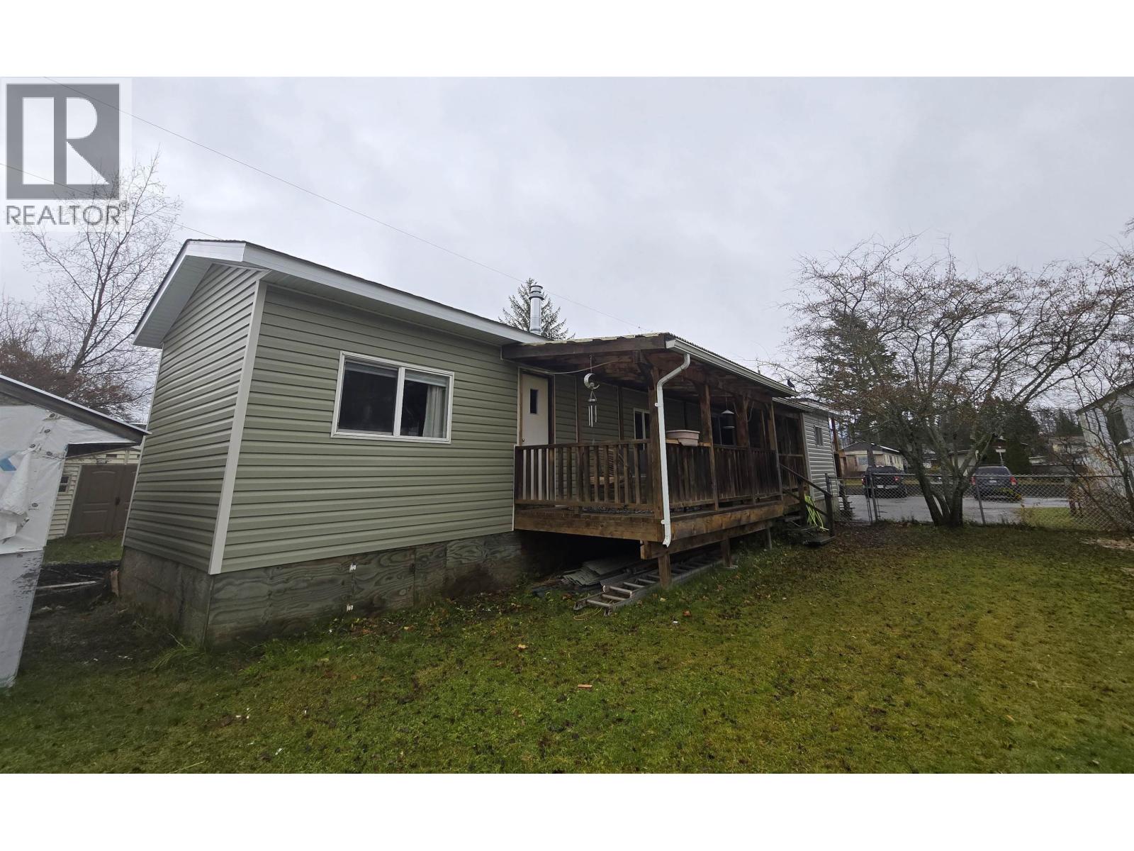 #64-4625 GRAHAM Avenue, Terrace