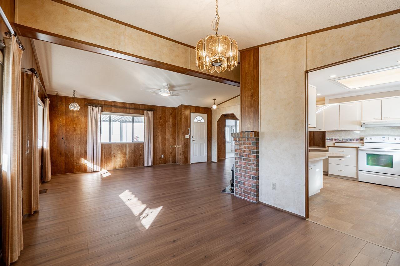 24 15875 20 AVENUE, Surrey