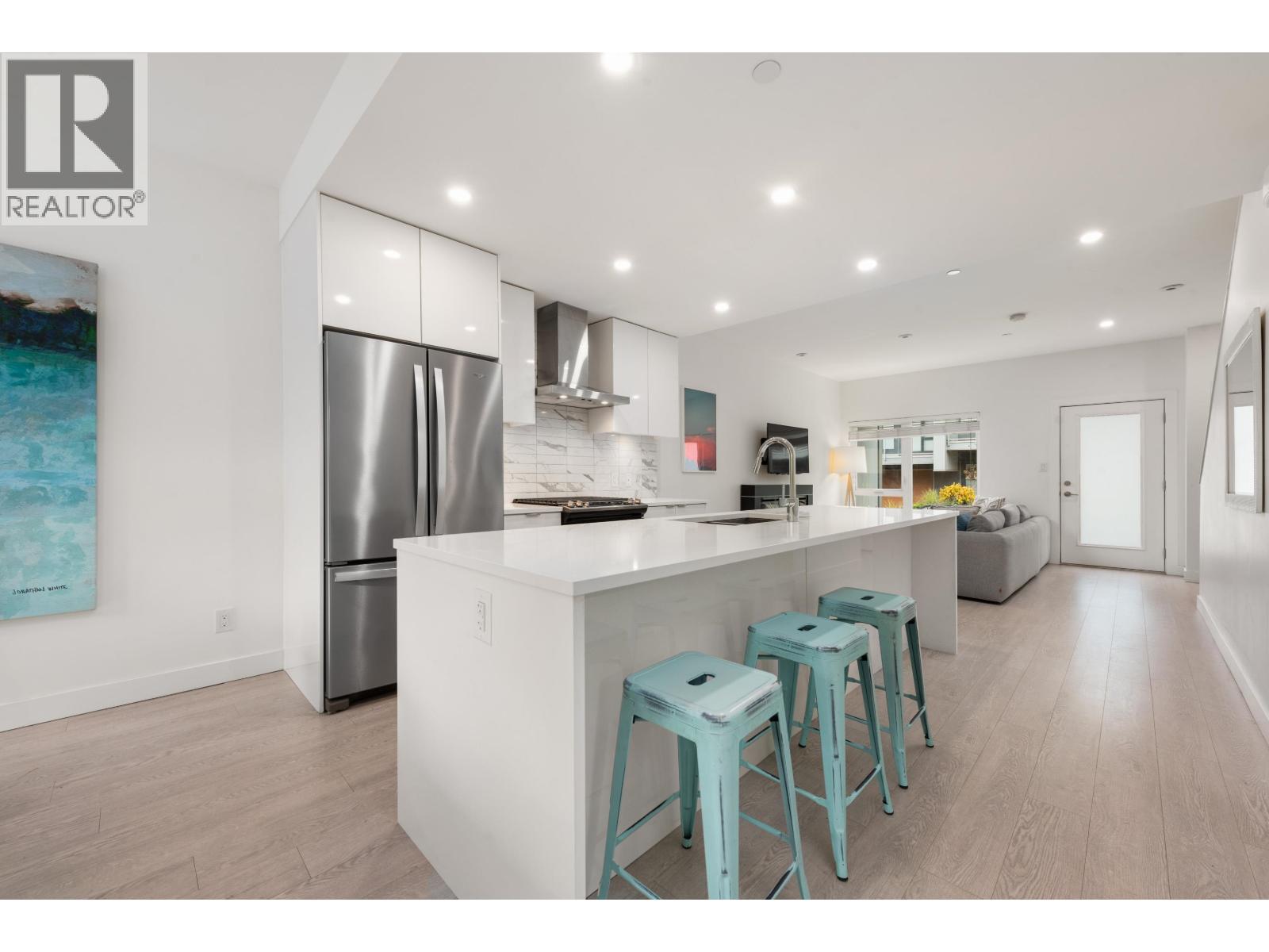 3 3595 SALAL DRIVE, North Vancouver