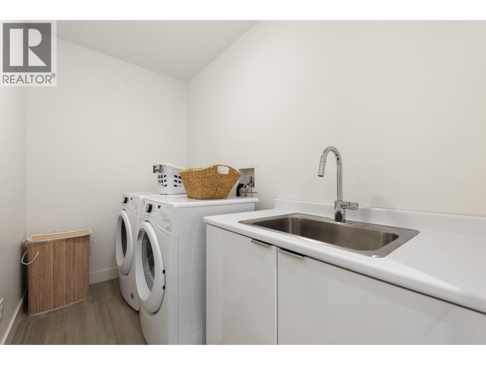 3 3595 SALAL DRIVE, North Vancouver