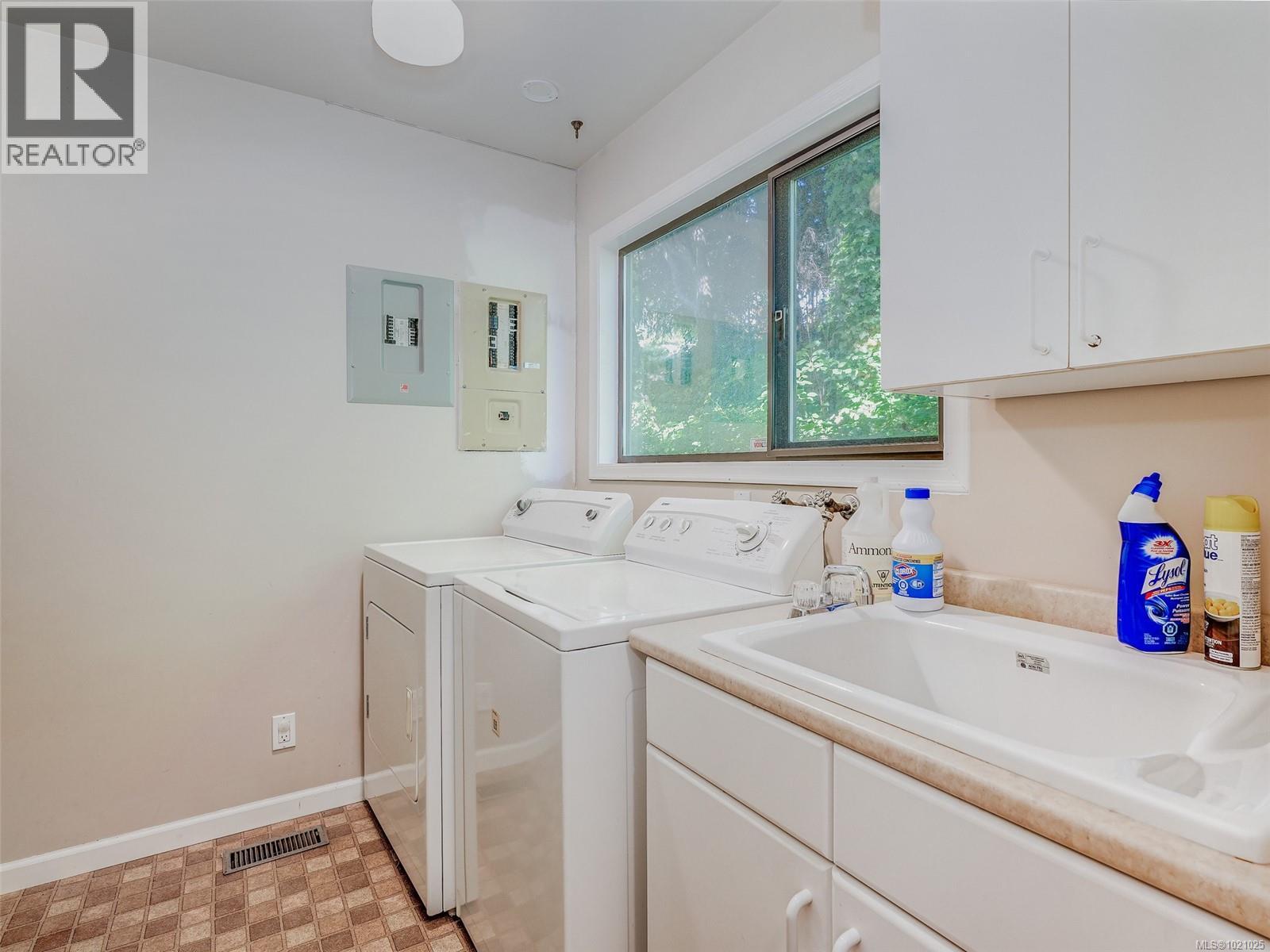 3857 Duke Rd, Metchosin