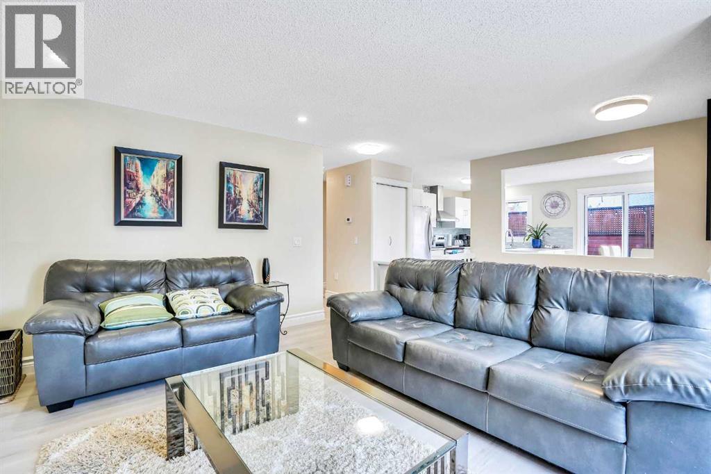 Single Family House Bi-level for Sale in  Bermuda Road NW Beddington Heights Calgary 