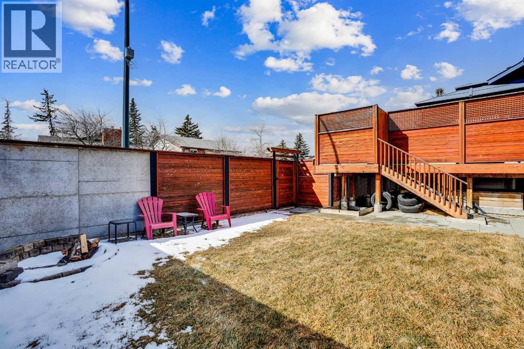 Single Family House Bi-level for Sale in  Bermuda Road NW Beddington Heights Calgary 