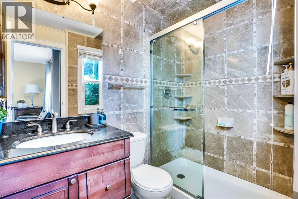 Single Family House Bi-level for Sale in  Bermuda Road NW Beddington Heights Calgary 