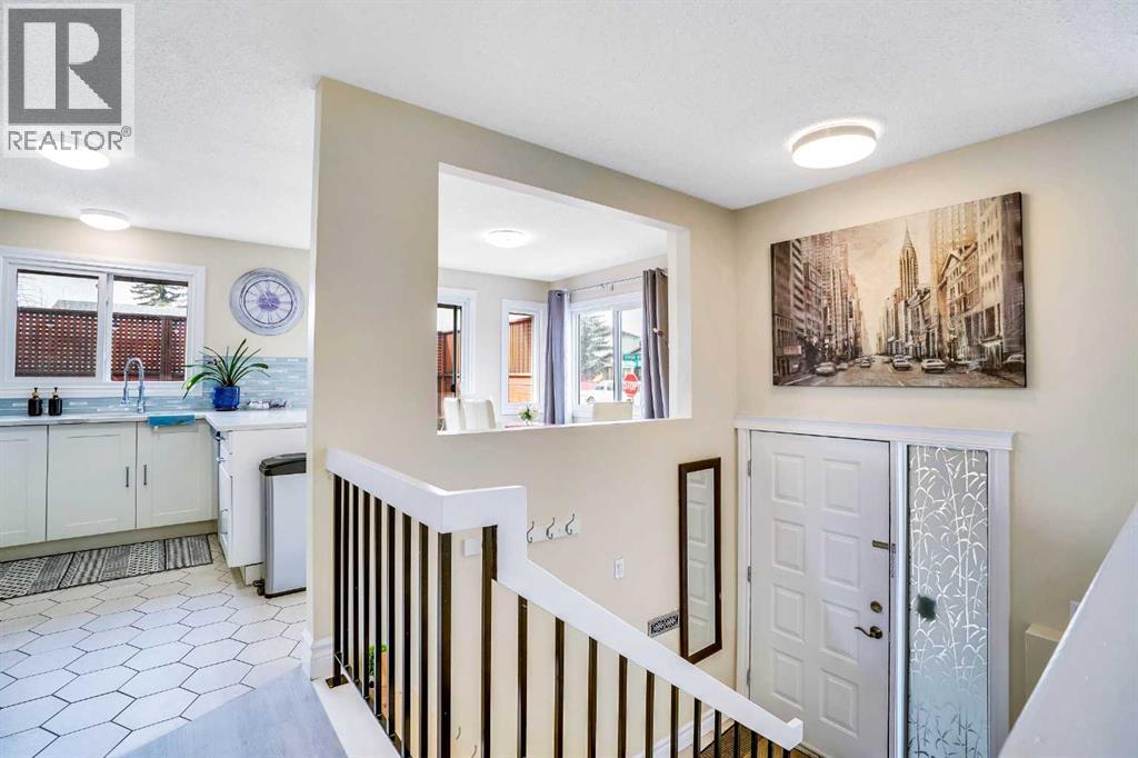 Single Family House Bi-level for Sale in  Bermuda Road NW Beddington Heights Calgary 