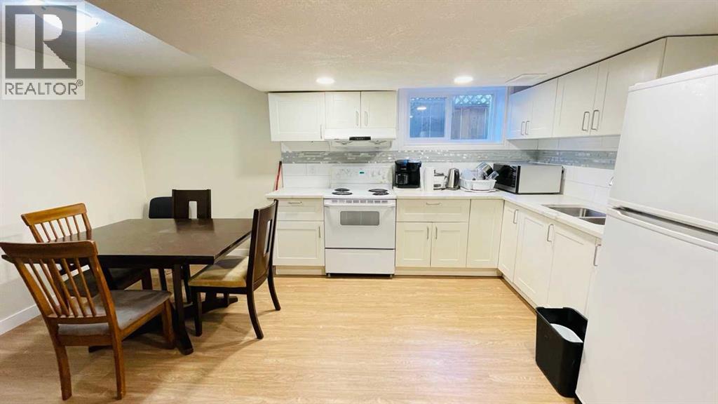 Single Family House Bi-level for Sale in  Bermuda Road NW Beddington Heights Calgary 