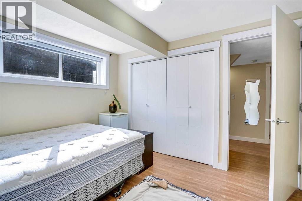 Single Family House Bi-level for Sale in  Bermuda Road NW Beddington Heights Calgary 