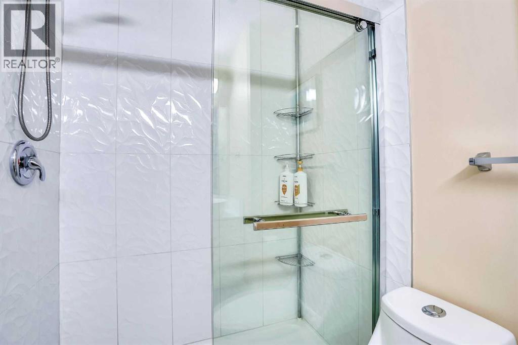 Single Family House Bi-level for Sale in  Bermuda Road NW Beddington Heights Calgary 