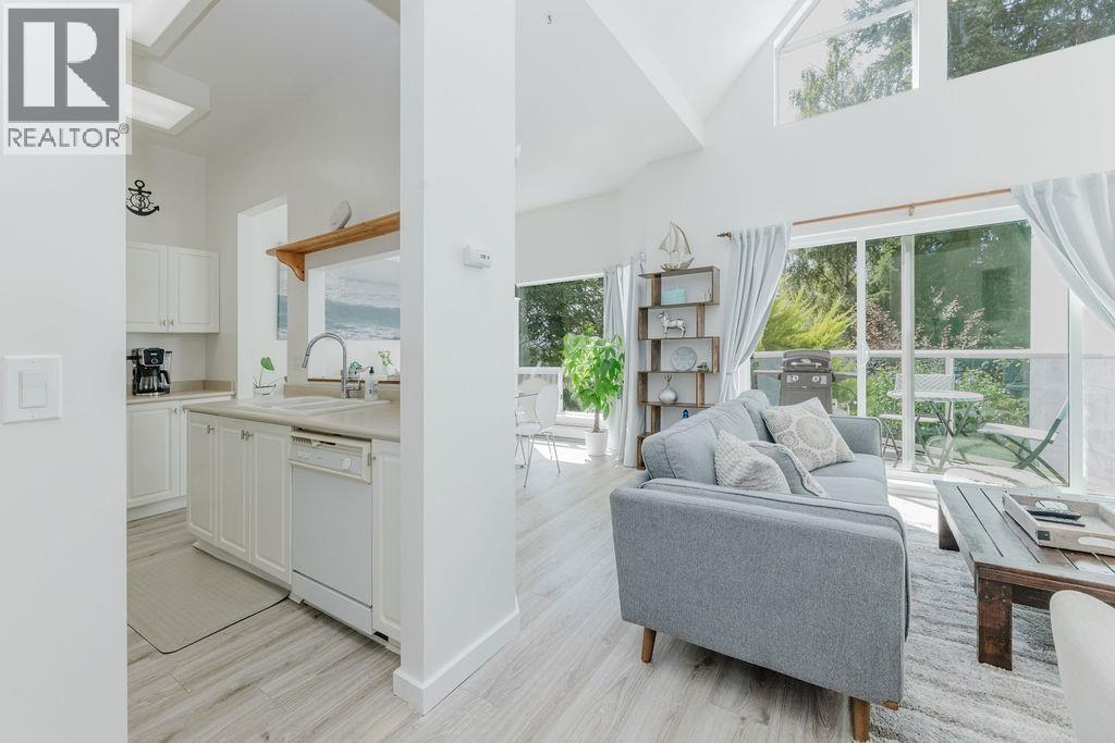 4 5740 MARINE WAY, Sechelt