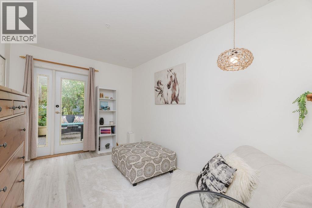 4 5740 MARINE WAY, Sechelt