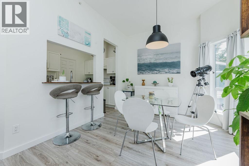 4 5740 MARINE WAY, Sechelt