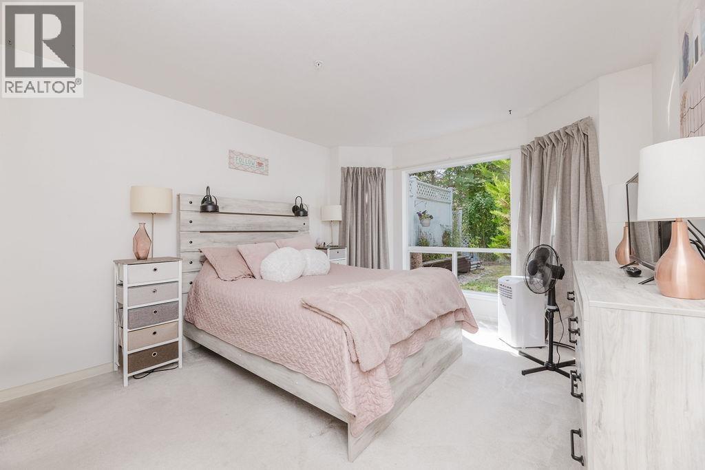 4 5740 MARINE WAY, Sechelt