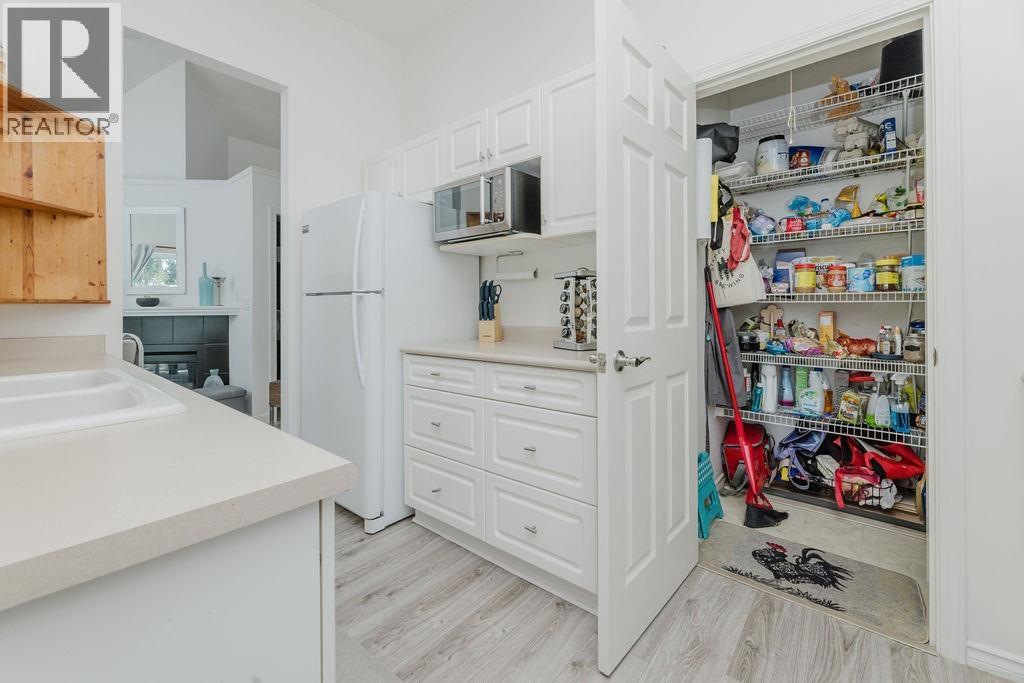 4 5740 MARINE WAY, Sechelt