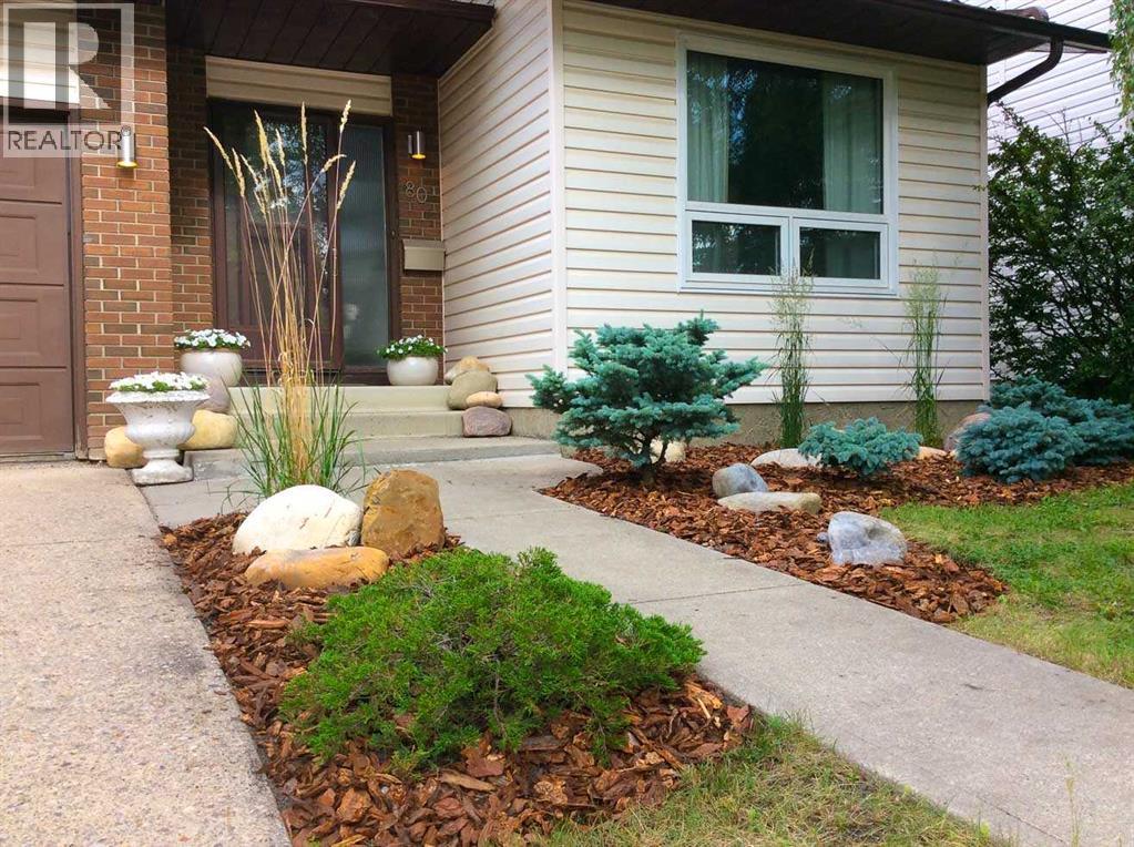 Single Family House for Sale in  Woodglen Road SW Woodbine Calgary 