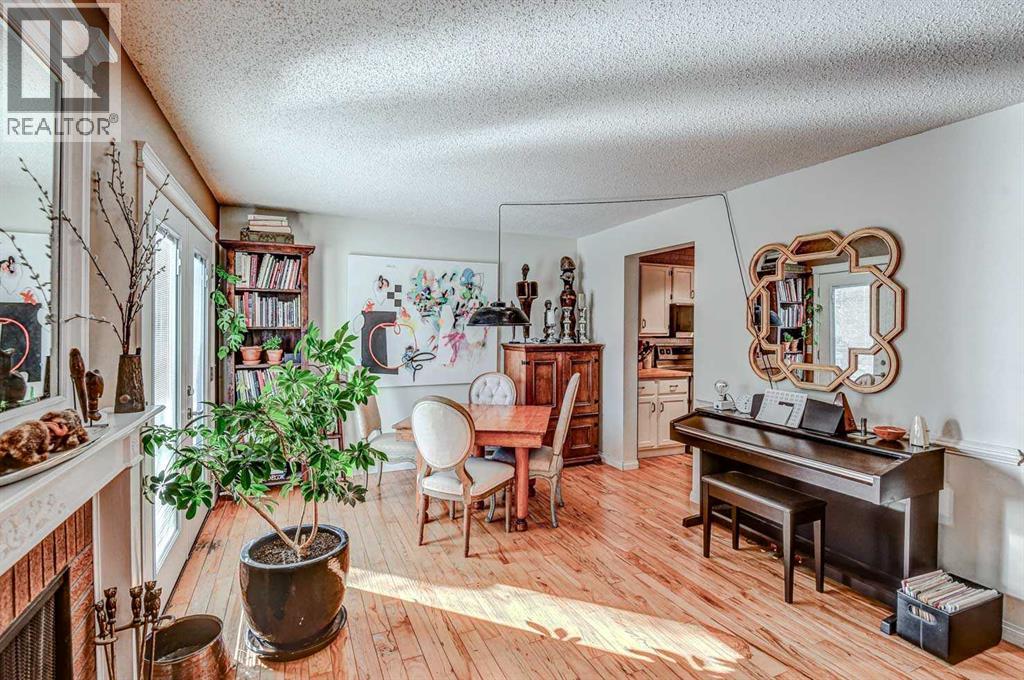 Single Family House for Sale in  Woodglen Road SW Woodbine Calgary 