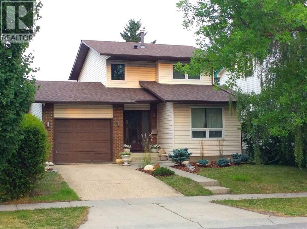 Single Family House for Sale in  Woodglen Road SW Woodbine Calgary 